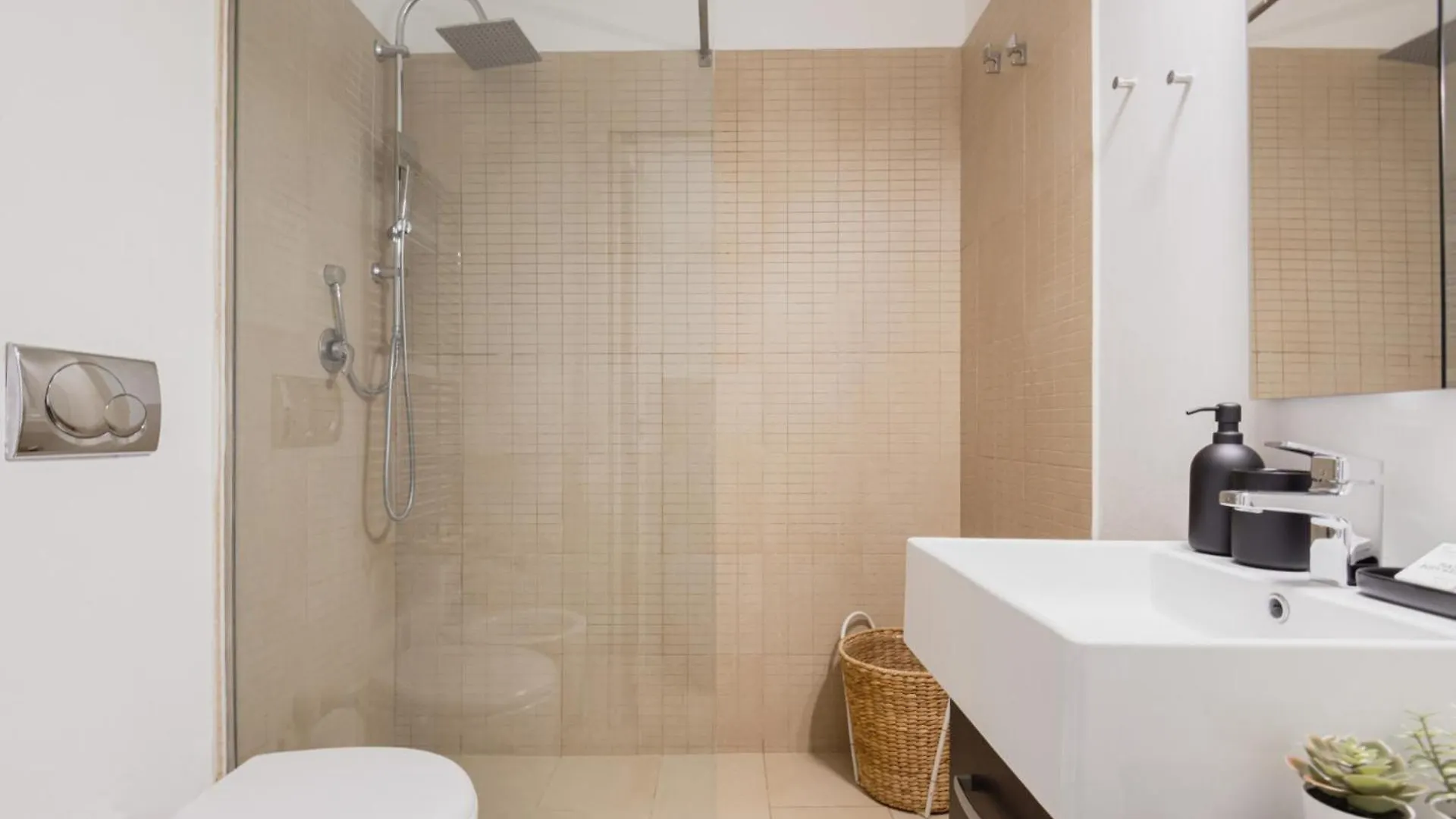 מילאנו Easylife - Spazioso Appartamento In Porta Romana 0*,  איטליה